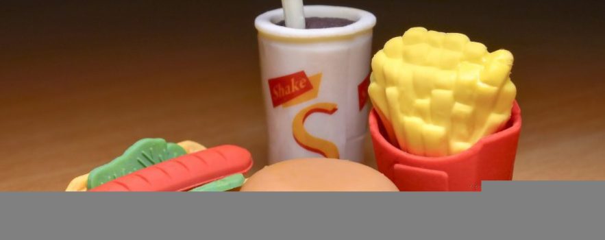 phtoo of some plastic child toy versions offast food